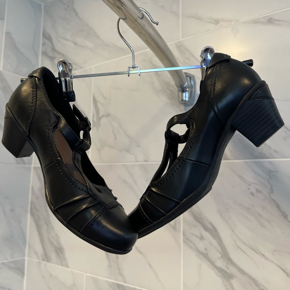 Earth Black T Strap Heels